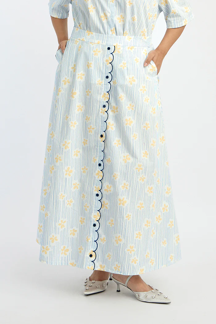 Blue Daisy Wells - Image 8