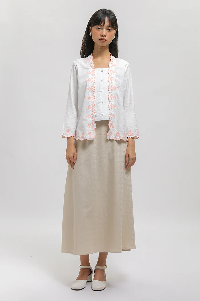 Latika Putih - Image 6