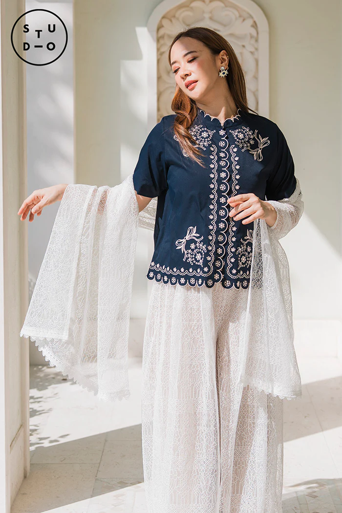 Navy Dinra