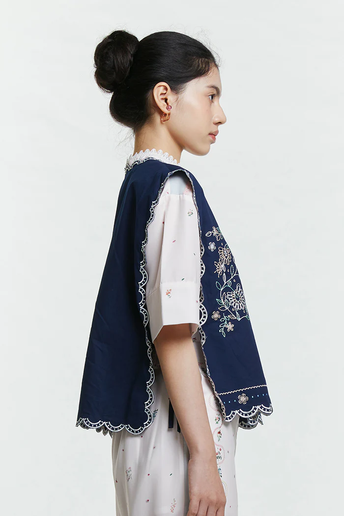 Navy Embroidery Sabya - Defect Sale - Image 4