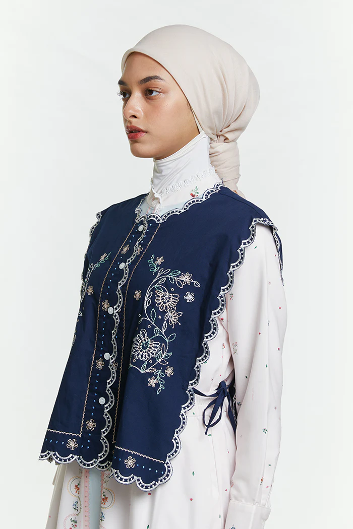 Navy Embroidery Sabya - Defect Sale - Image 7