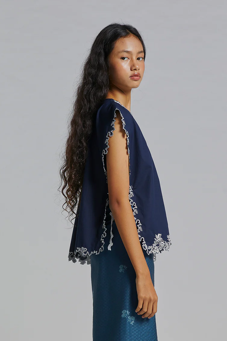 Navy Floral Araceli - Image 3