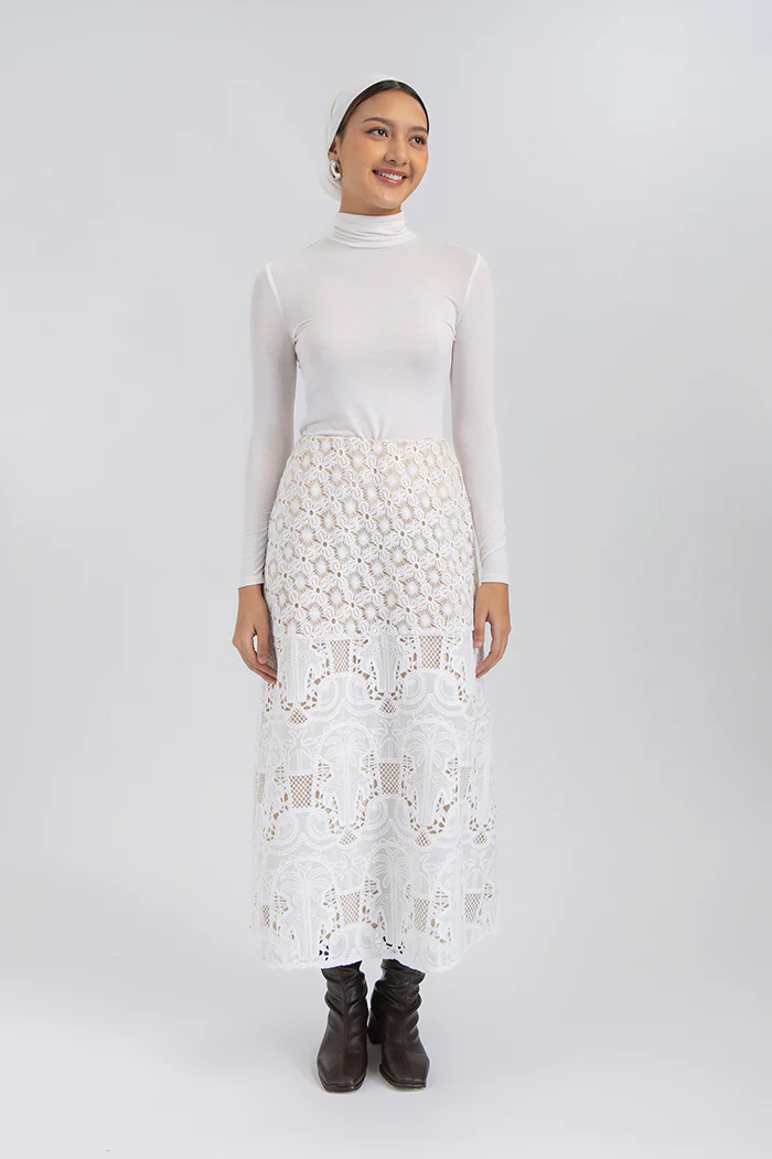 Off-white Embroidered Benna - Image 6