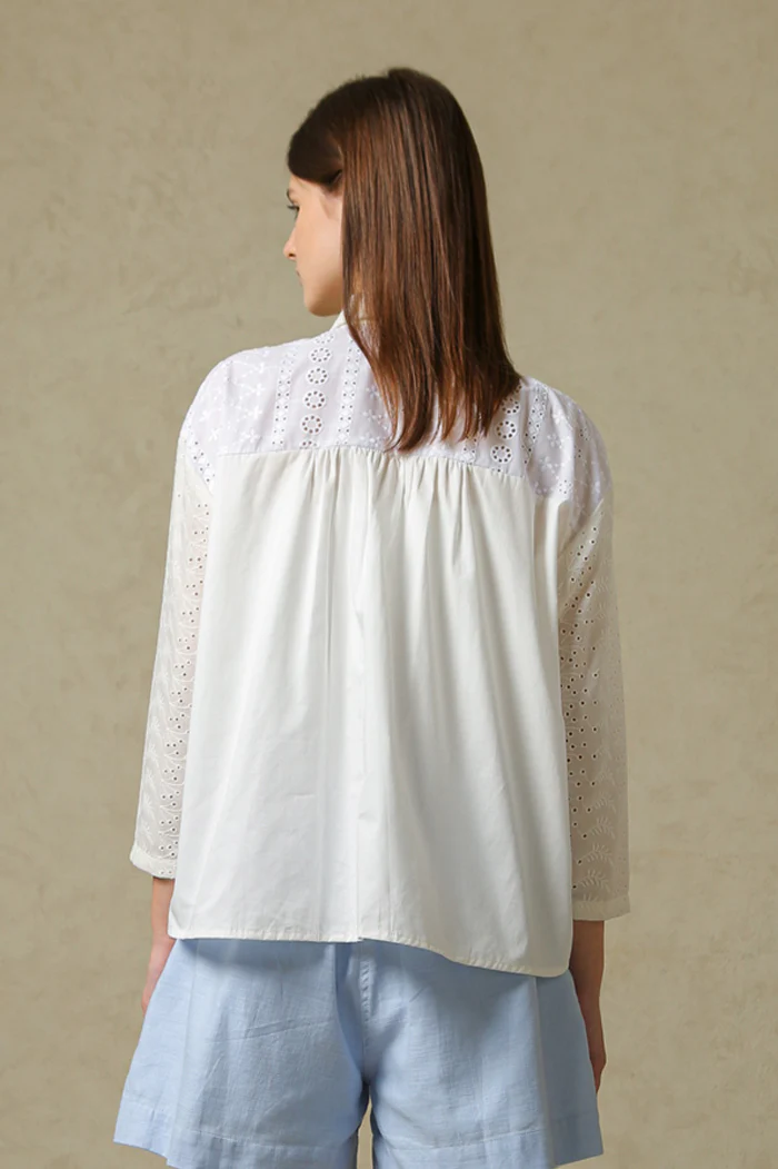 Off-white Embroidery Mosla - Image 4