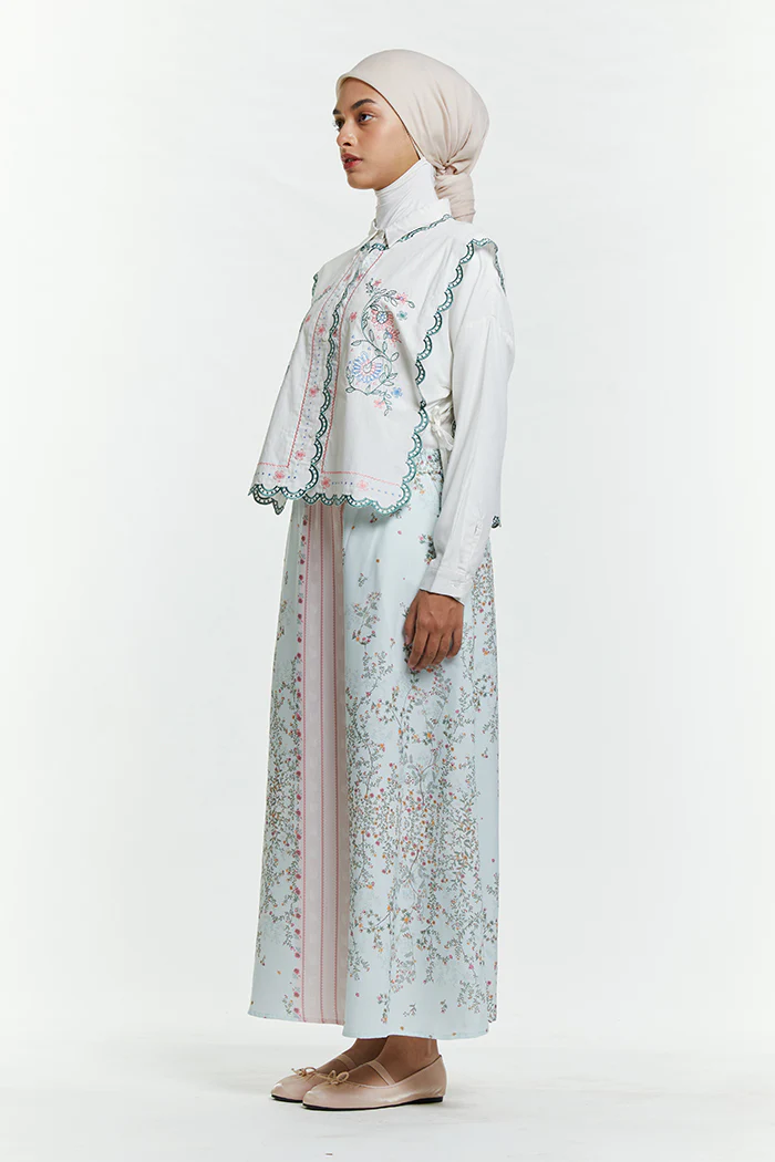 Off-white Embroidery Sabya - Image 6