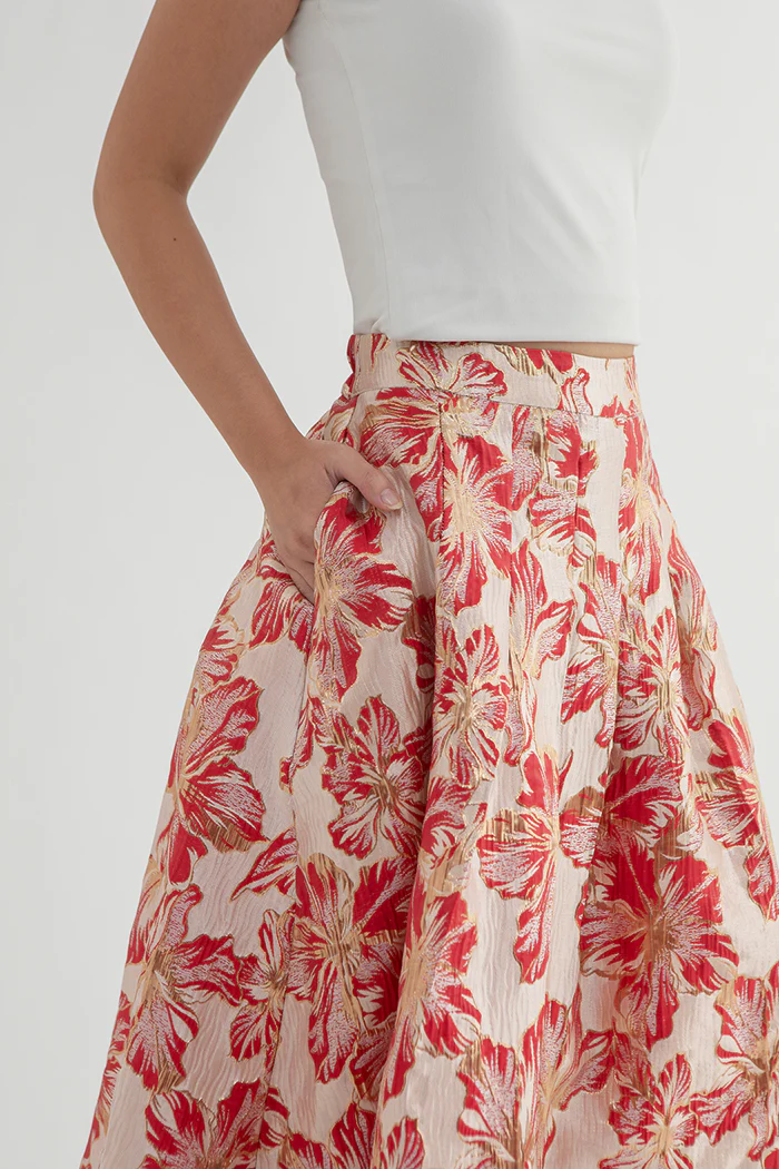 Red Floral Lira - Image 5